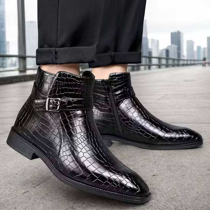 Heren enkellaarzen, mid-top, met puntige neus en opvallende exotische krokodillenprint textuur, chic.
