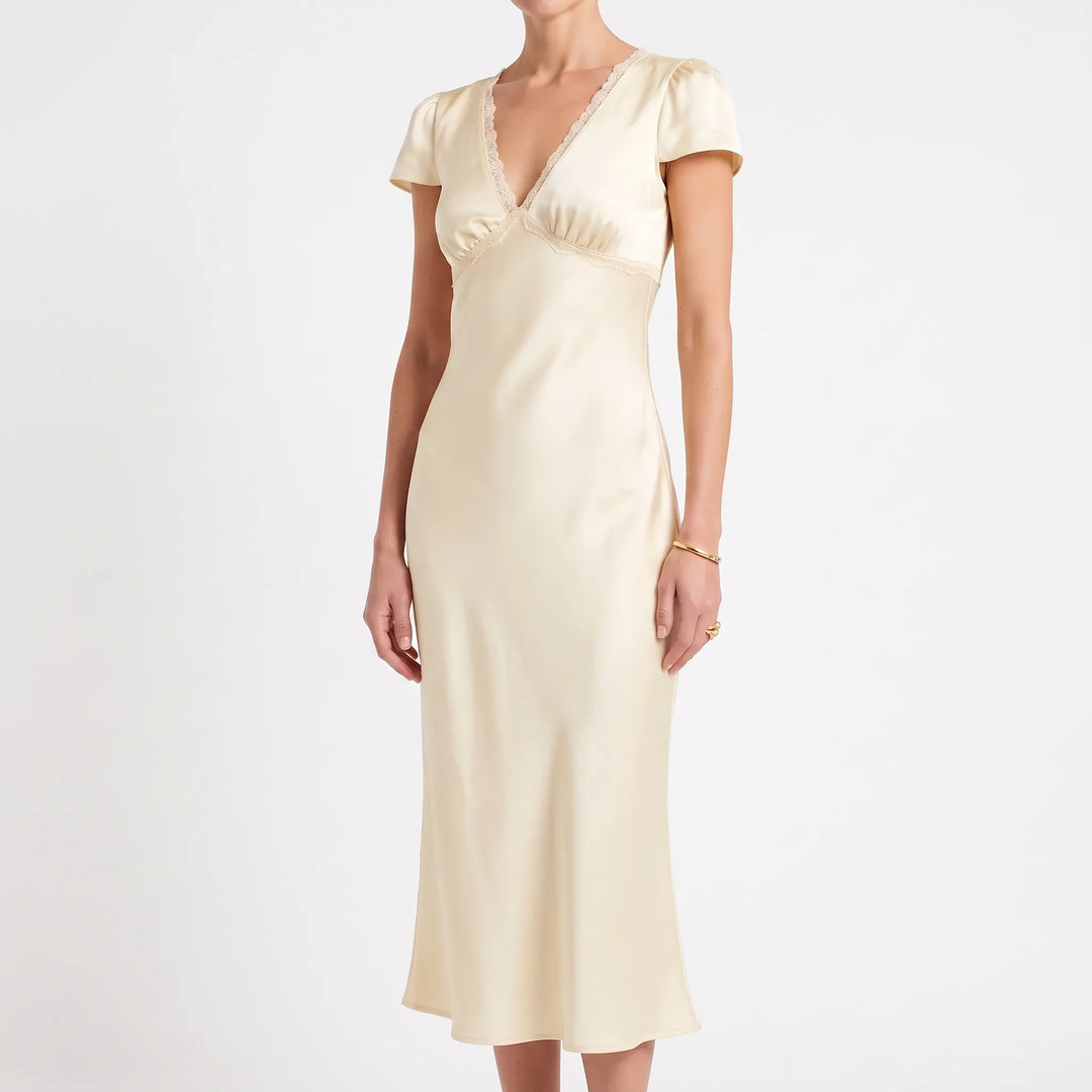 Dames midi jurk, beige, met elegante V-hals, korte mouwen en aansluitende pasvorm. Perfecte avond- of feestjurk.