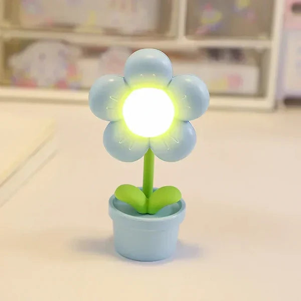 BlossomGlow LED bloem nachtlamp, een kleine rustgevende tafellamp voor een warme sfeer in de slaapkamer.