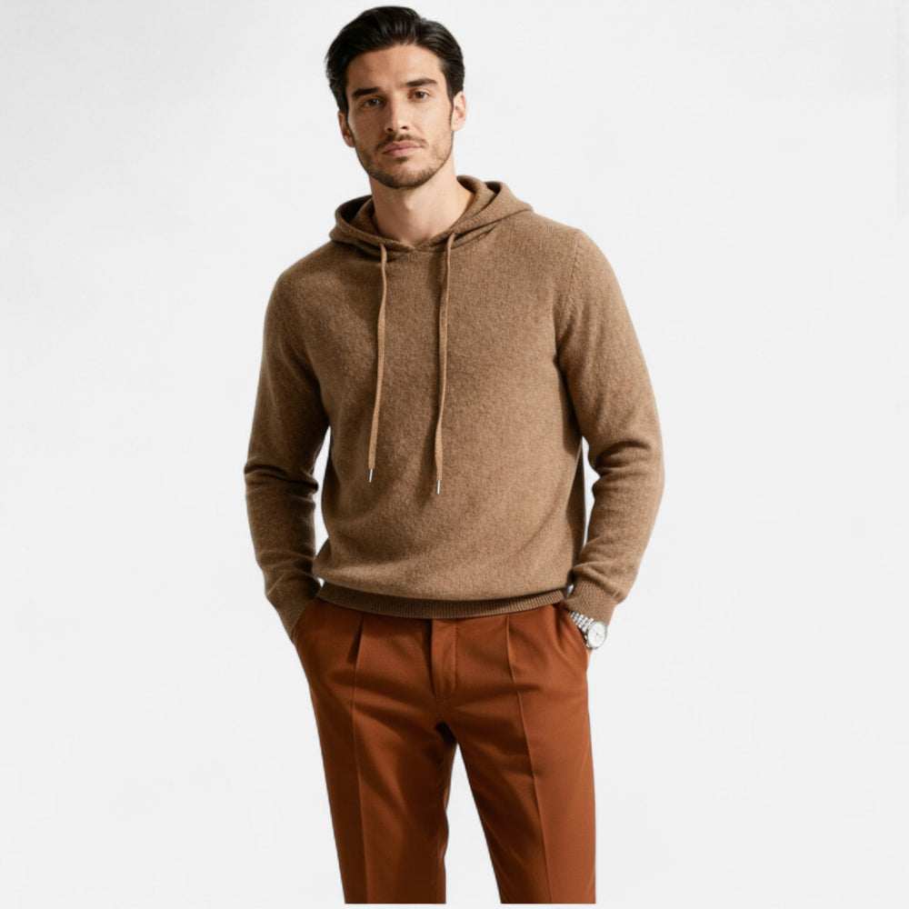 Stijlvolle heren hoodie Leo, minimalistische luxe pullover, veelzijdig voor casual herfst- en winterkleding.