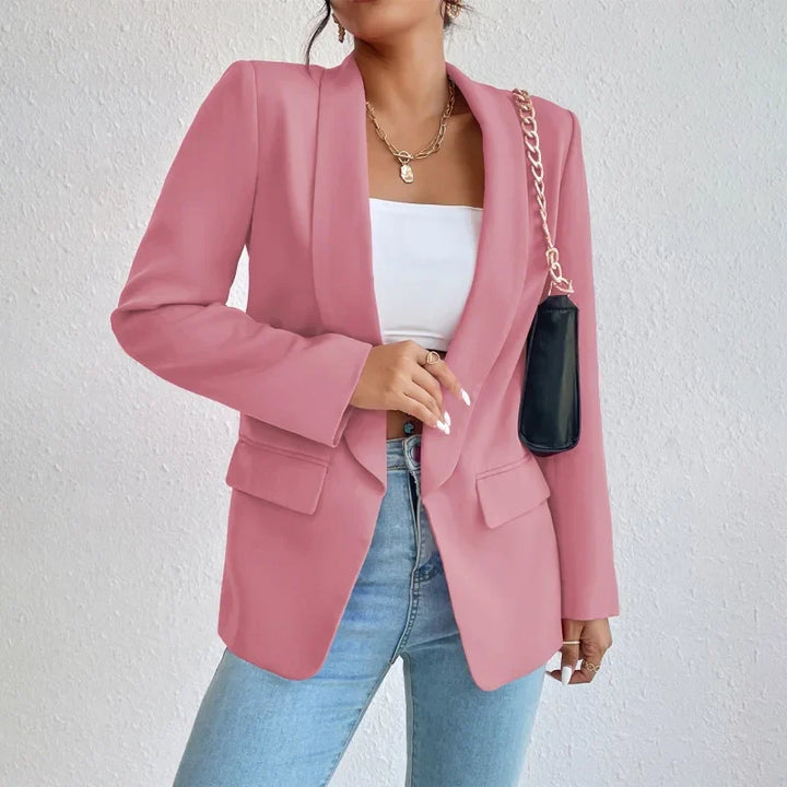 Veelzijdige damesblazer Isa, ideaal als bovenkleding voor kantoor of elegante lente mode.