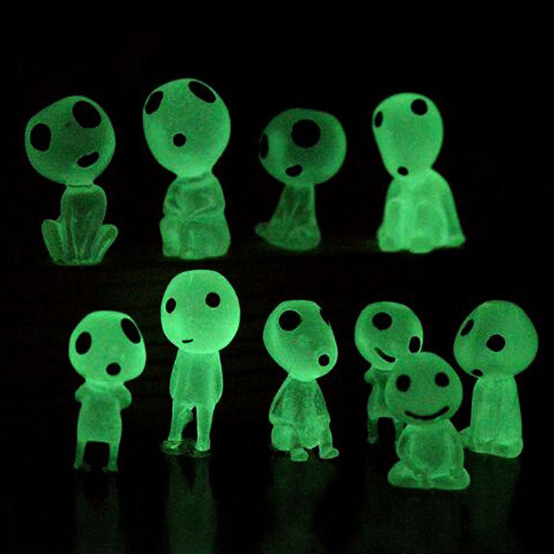 Glow-in-the-dark hars geestjes voor tuindecoratie, schattige miniaturen voor buitenleven.