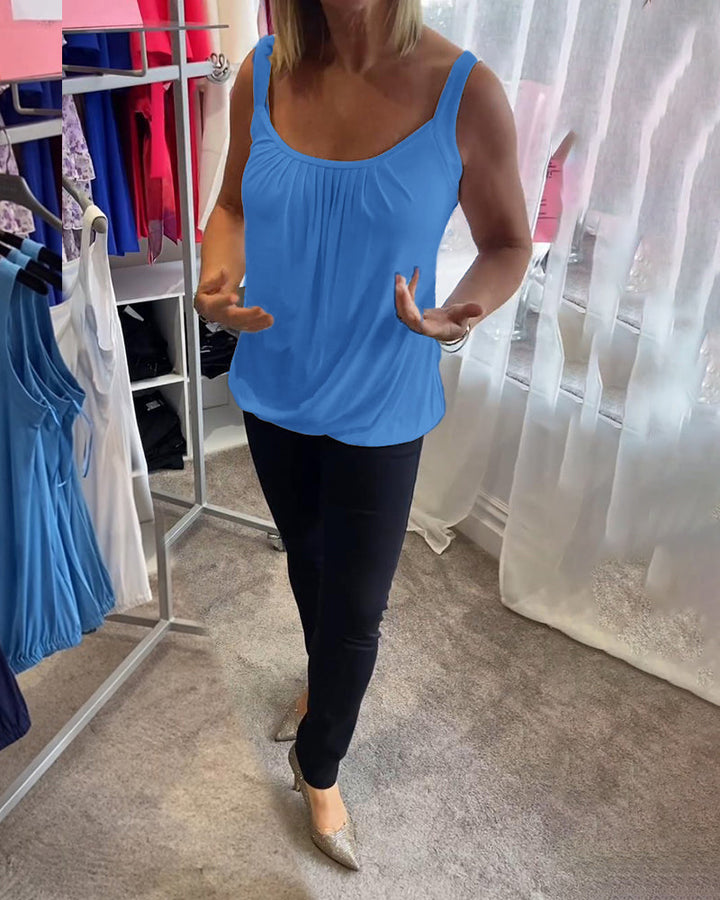 Modieuze dames mouwloze zomertop met geplooide U-hals en comfortabele relaxte pasvorm.