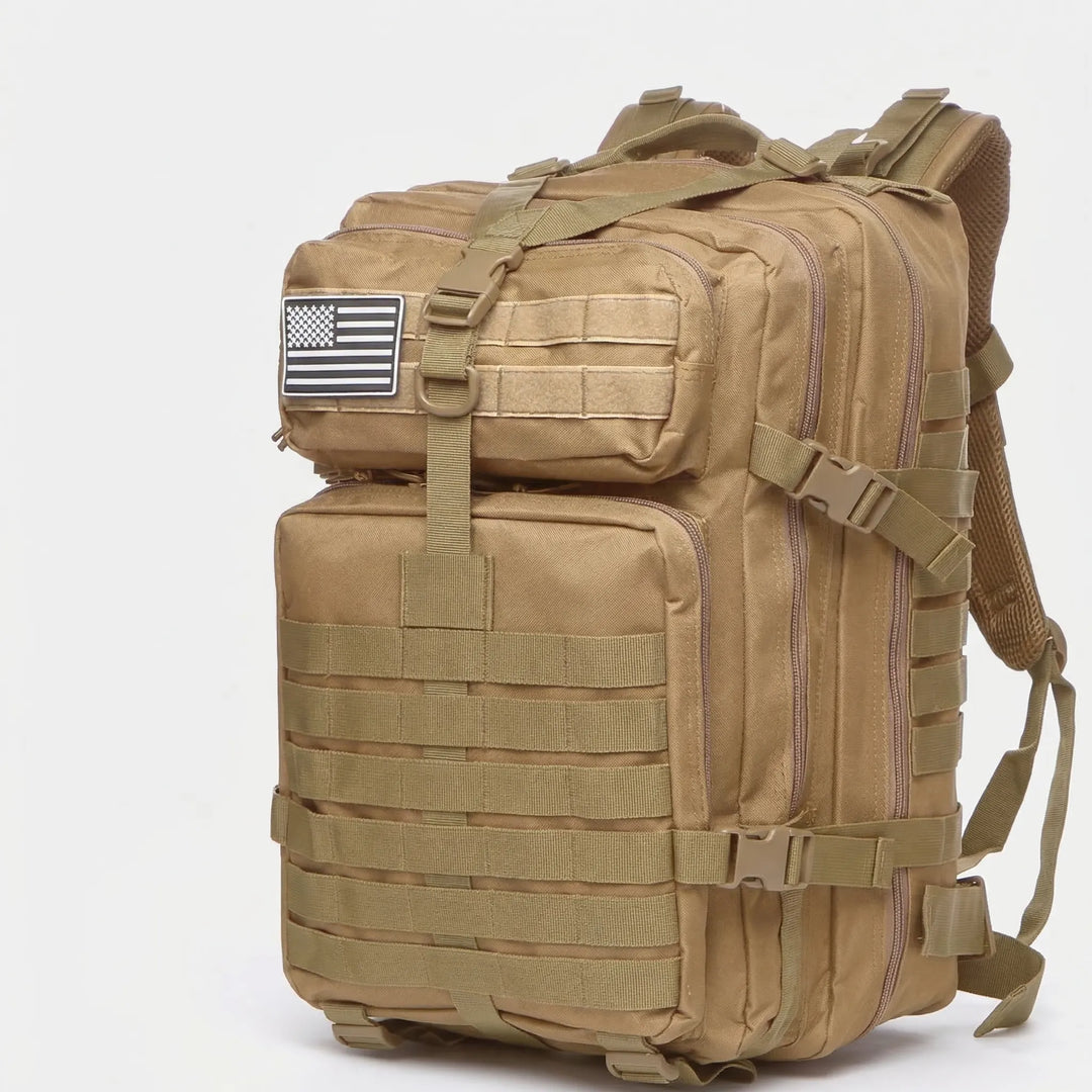 Duurzame tactische rugzak 50L; comfortabel en waterafstotend, essentieel voor survival training.