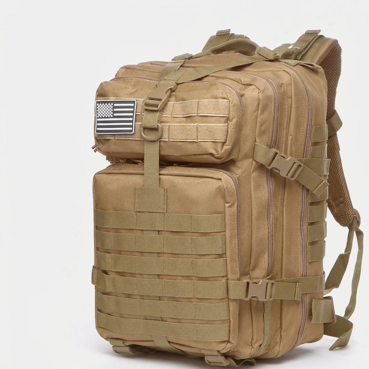 Duurzame tactische rugzak 50L; comfortabel en waterafstotend, essentieel voor survival training.