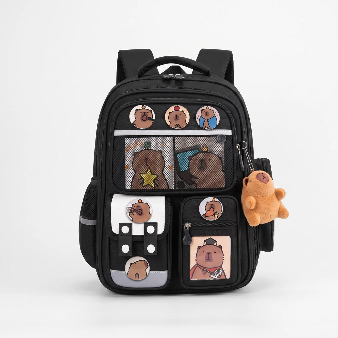 Leuke Capibara rugzak voor jongens en meisjes. Comfortabele schooltas van nylon met veel ruimte en vakken.