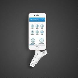 Eenvoudige multimemory USB adapter voor snelle gegevensoverdracht tussen telefoons en computers, plug-and-play functionaliteit.