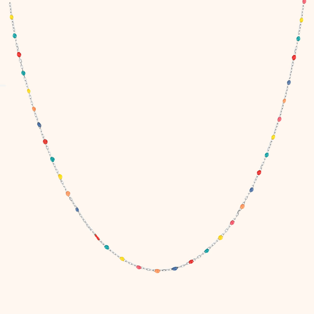 Levendige regenboogketting Iris voor dames, een veelzijdig en stijlvol sieraad accessoire.