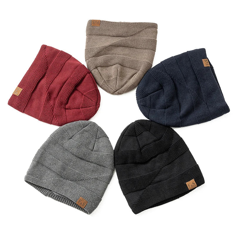 Blauwe heren winter slouch muts. Deze warme en comfortabele muts is een must-have mode accessoire voor de winter.