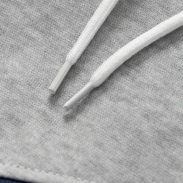 Comfortabele heren hoodie met capuchon, een casual en veelzijdige toevoeging aan je kleding.