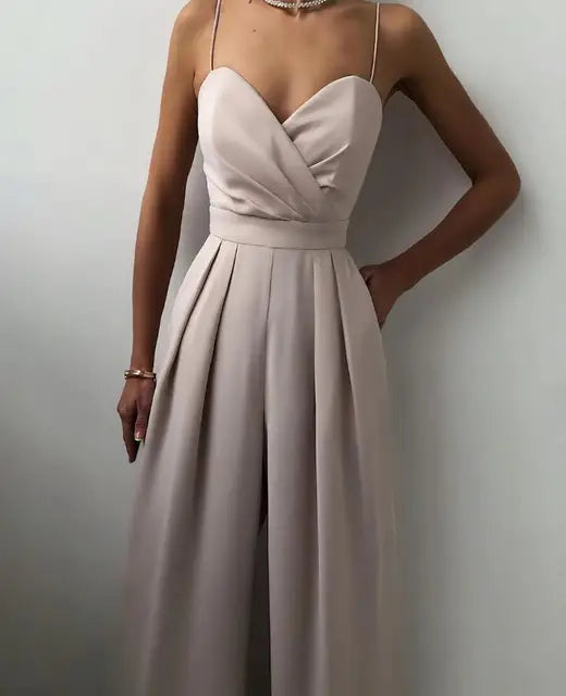 Nieuwe collectie dames jumpsuit, trendy en veelzijdig. Perfect voor een elegante look.