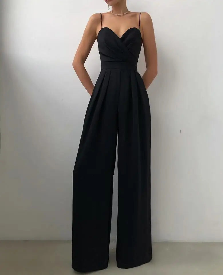 Dames jumpsuit met elegante pasvorm, perfect voor zomerse avonden. Trendy en chic.