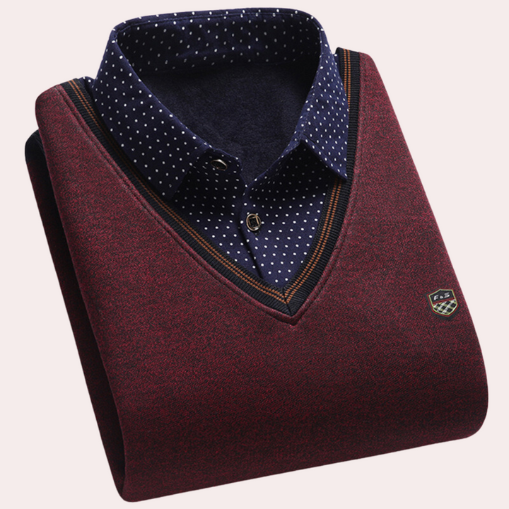 Man draagt stijlvolle heren trui met overhemdkraag, perfect voor een casual zakelijke of elegante gelegenheid.