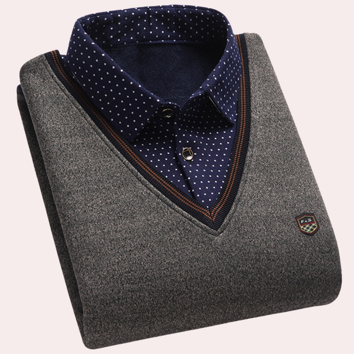 Nieuwe collectie heren trui met ingebouwde overhemdkraag. Deze elegante sweater biedt een zakelijke en comfortabele stijl.