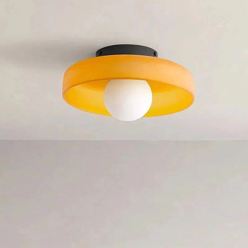 Moderne glazen plafondlamp met energiezuinige LED, Scandinavische stijl, eenvoudige montage in keuken.