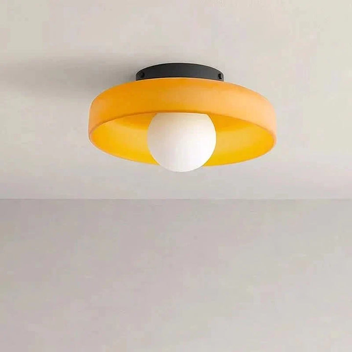 Moderne glazen plafondlamp met energiezuinige LED, Scandinavische stijl, eenvoudige montage in keuken.