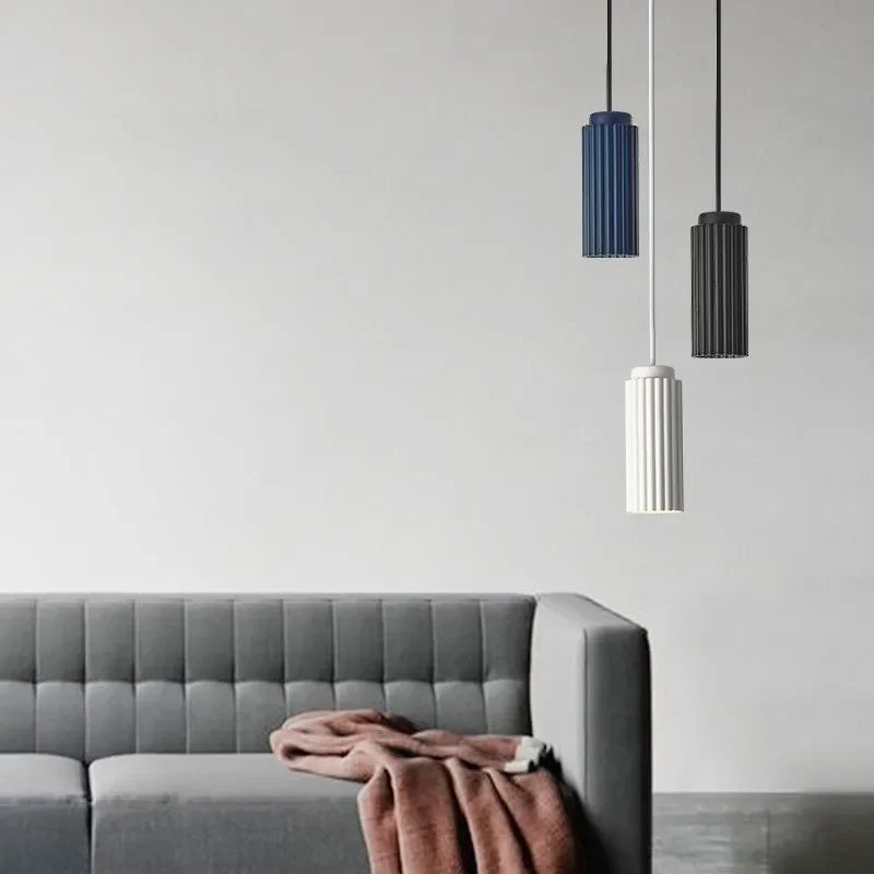 Moderne LED plafondlamp in Scandinavische stijl. Strak design voor woonkamer of kantoor, energiezuinige verlichting.