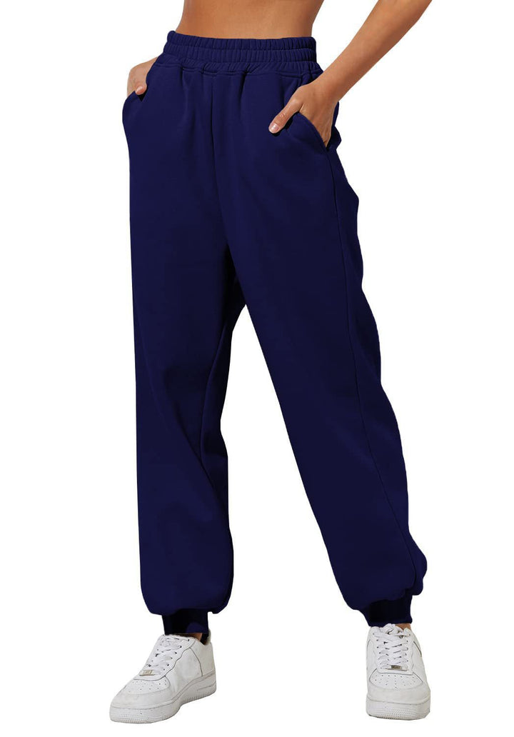 Dames vrijetijdsbroek in marineblauw. Comfortabele broek voor thuis en onderweg, met sportieve touch.