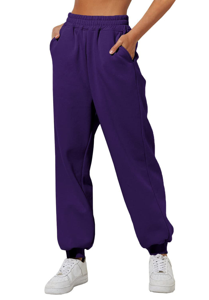 Modieuze dames joggingbroek. Stijlvol en zacht voor een relaxte look, ideaal als vrijetijdsbroek.
