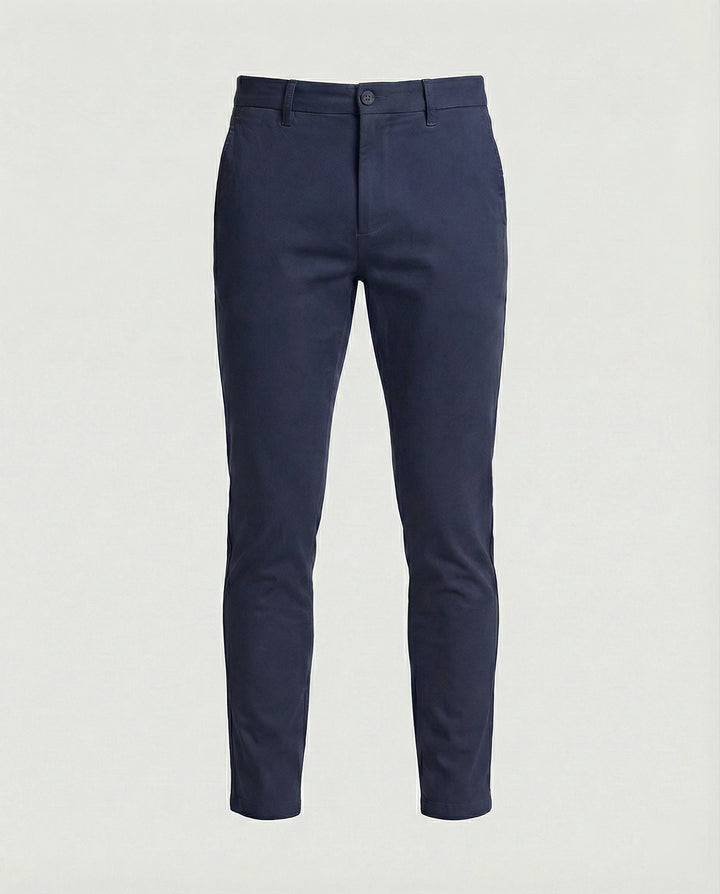 Stijlvolle slim fit chino herenbroek, toont moderne pasvorm en hoog draagcomfort.