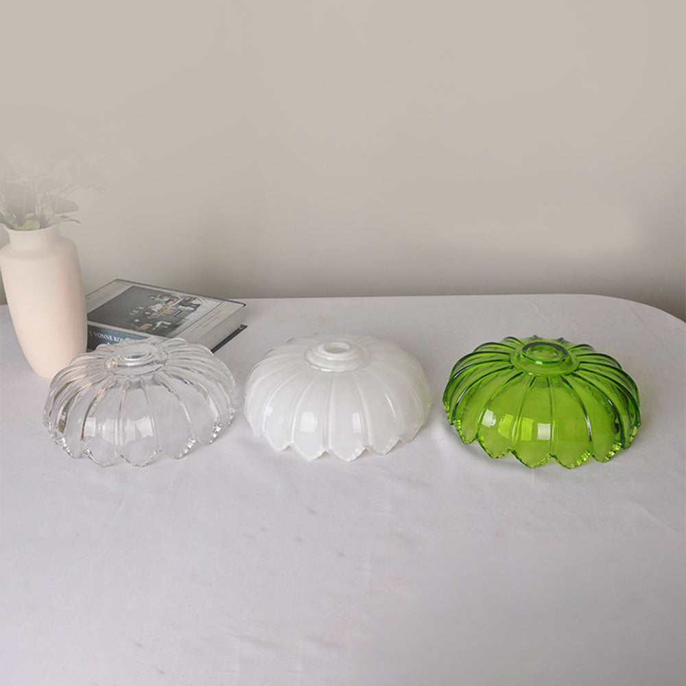 Moderne bellen design eetkamerlamp, transparante en gekleurde glazen bellen.