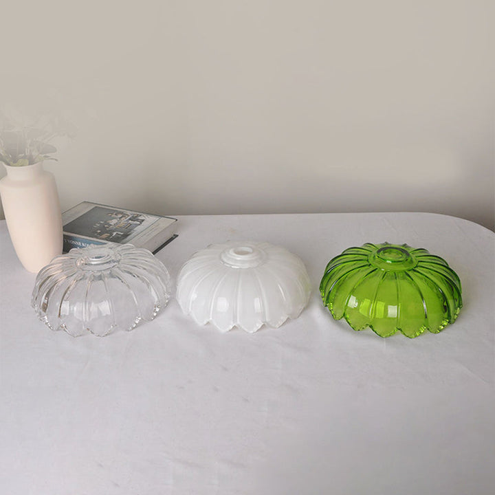 Moderne bellen design eetkamerlamp, transparante en gekleurde glazen bellen.