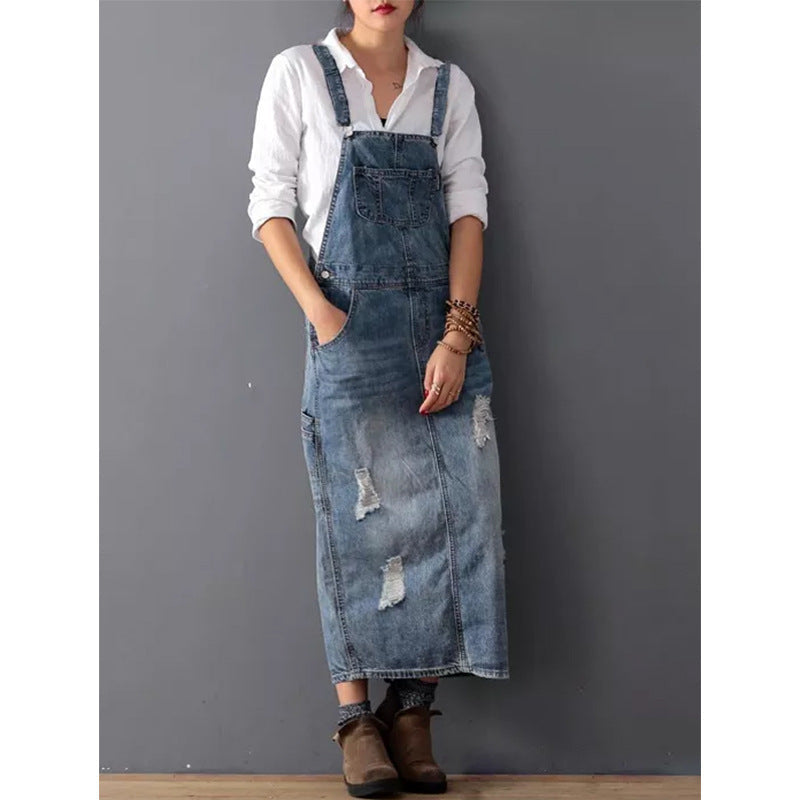 De Eliza dames denimjurk, een stijlvolle midi-jurk met comfortabele pasvorm en tijdloos design voor elke vrouw.