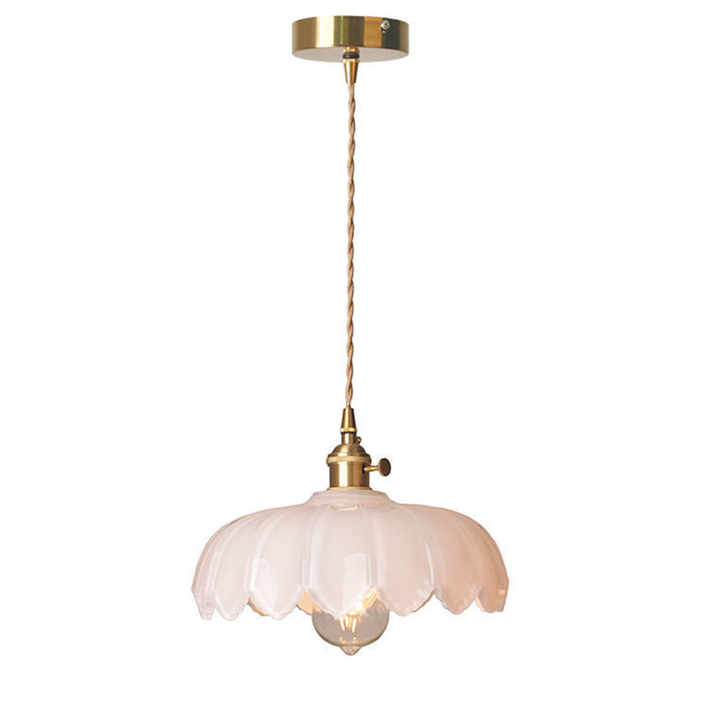 Elegante hanglamp bellen design, koperen accenten, moderne sfeerverlichting.