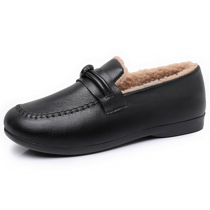 Koffiekleurige dames mocassins met thermische voering. Warme, elegante loafers voor wintercomfort en damesmode.