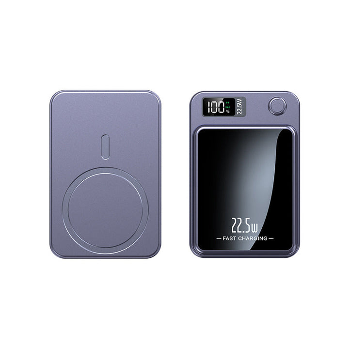 Draagbare energie powerbank met meerdere poorten, universeel inzetbaar voor snel opladen van elektronica.