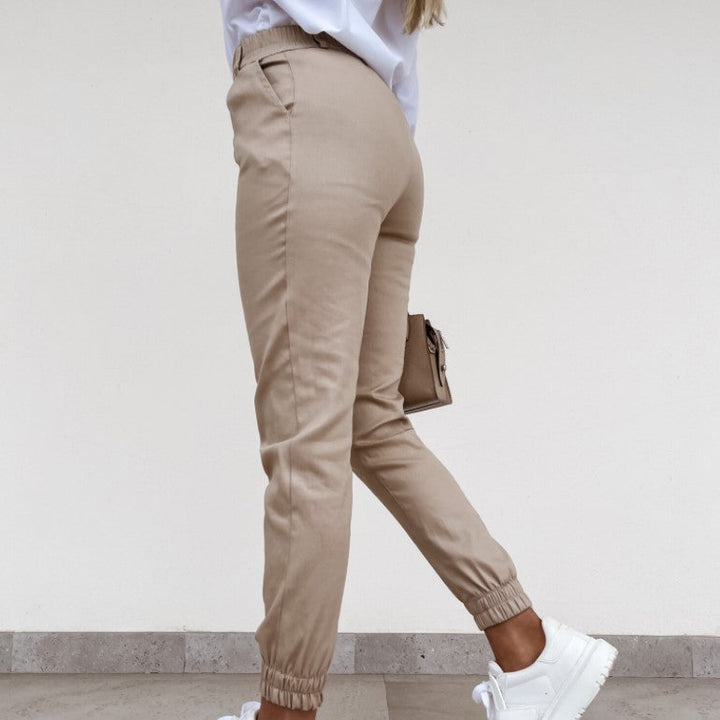 Slanke pasvorm dames skinny broek met hoge taille en stretch stof; accentueert uw figuur mooi.
