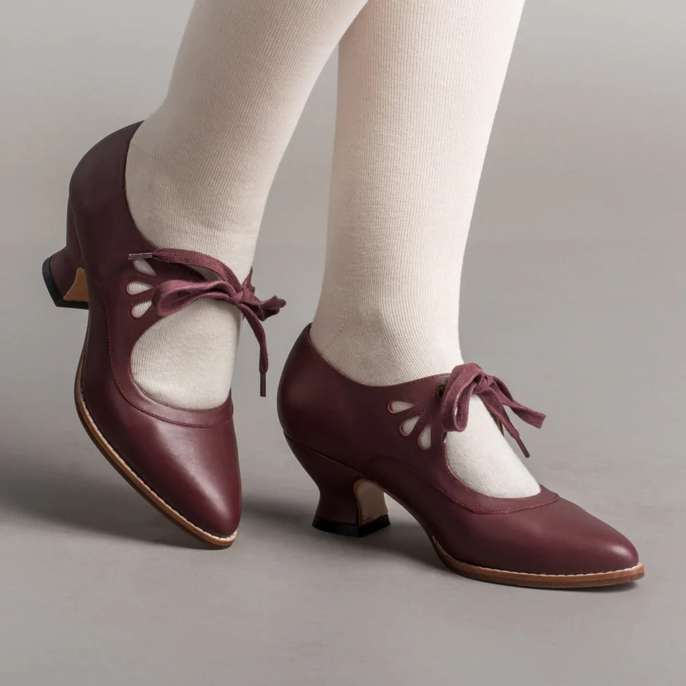 Gedetailleerd shot van Viviana orthopedische pumps: lederen bovenwerk en comfortabele zool.