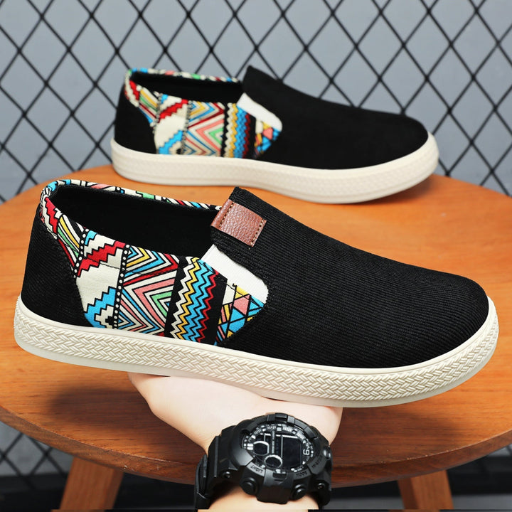 Casual heren instappers in diverse kleuren, comfortabele lage slip-on schoenen voor dagelijks gebruik.