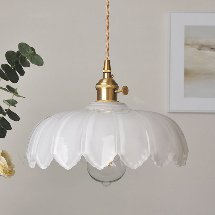 Moderne bellen design plafondlamp, groene glazen, voor een frisse uitstraling.