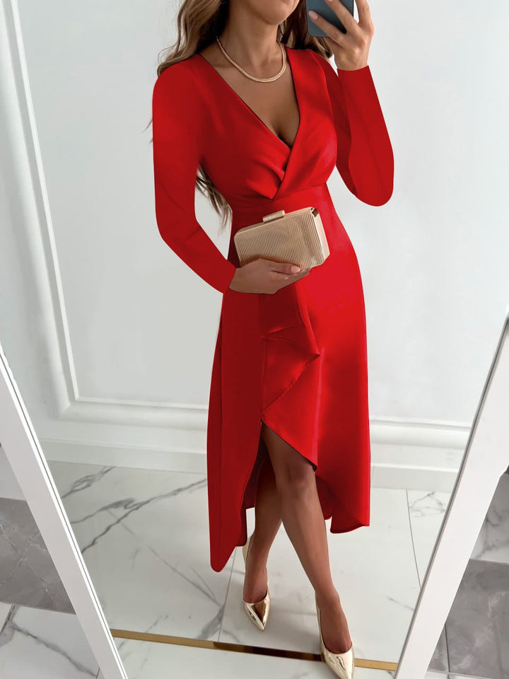 Prachtige elegante V-hals midi jurk voor dames. Perfect als avondjurk of voor een stijlvolle dagoutfit.