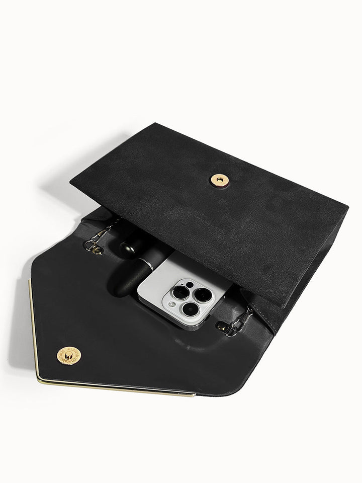 Dames avondtas: luxe fluwelen clutch in suède-look, perfect voor een elegante uitstraling.