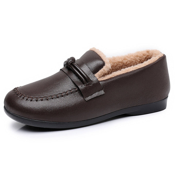 Zwarte thermisch gevoerde dames mocassins. Comfortabele en elegante loafers, ideaal voor werkkleding of casual mode.