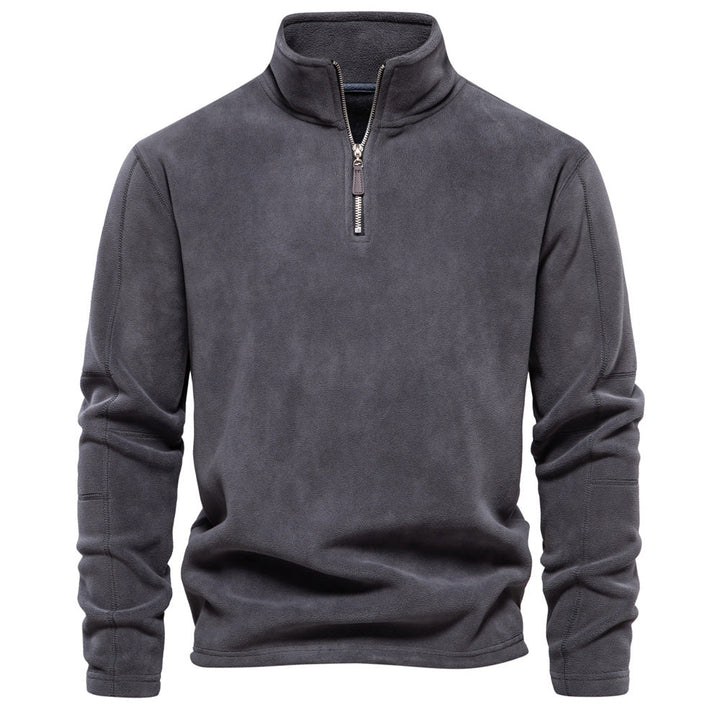 Detailopname van zachte fleece stof van stijlvolle mannen trui, ideaal voor winter warmte. Nieuwe collectie.