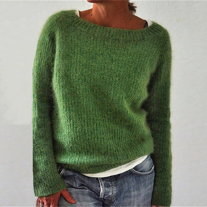 Veelzijdige dames trui in klassieke stijl, essentieel gebreid item voor wintergarderobe.