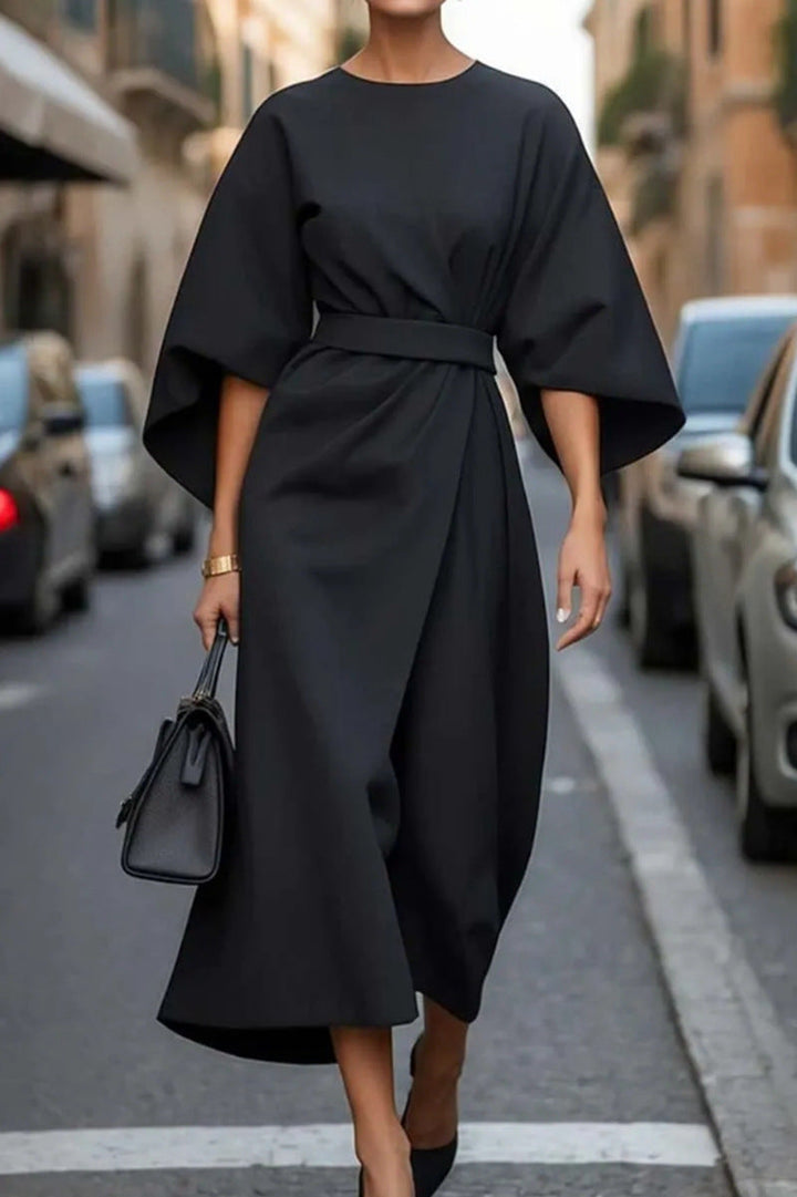 Casual chic Hoymans batwing zomerjurk voor dames, met elegante vleermuismouw en comfortabele taille.