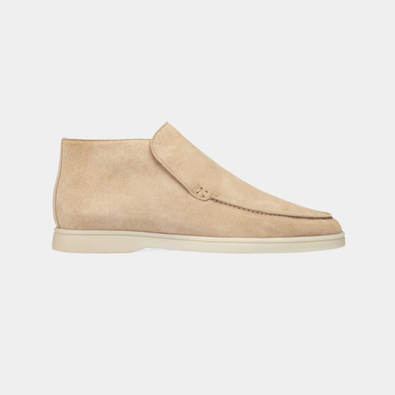 Klassieke heren instappers, comfortabele lederen loafers in een tijdloze bordeauxrode kleur.