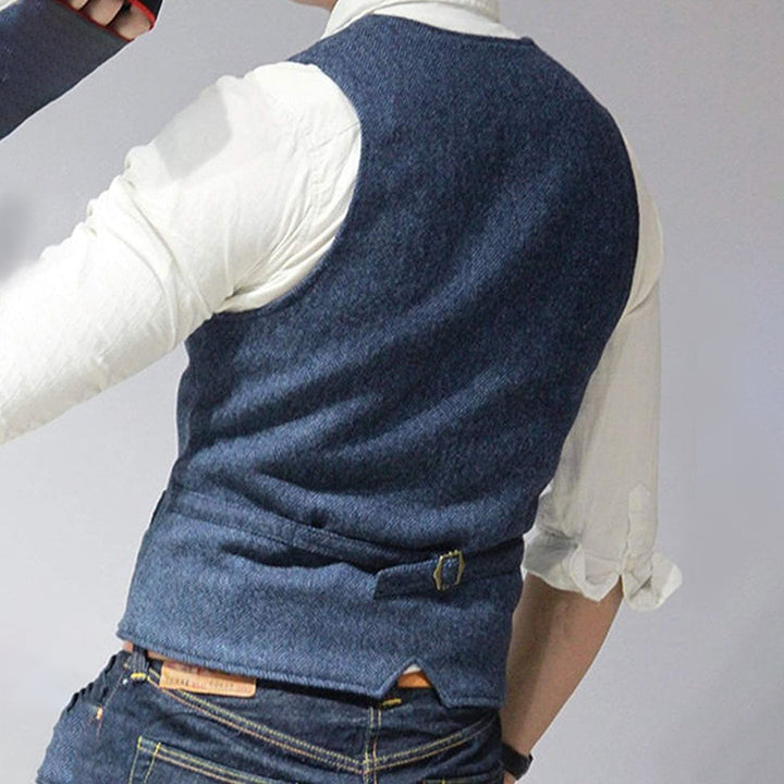 Stijlvol heren gilet met knoopsluiting, een elegant en comfortabel laagje herenkleding voor moderne mode.