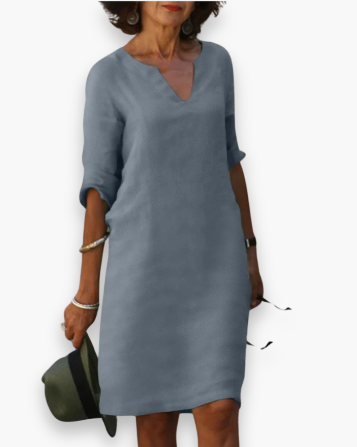Elegante zomerjurk voor dames met een comfortabele pasvorm, voorzien van een stijlvolle V-hals.