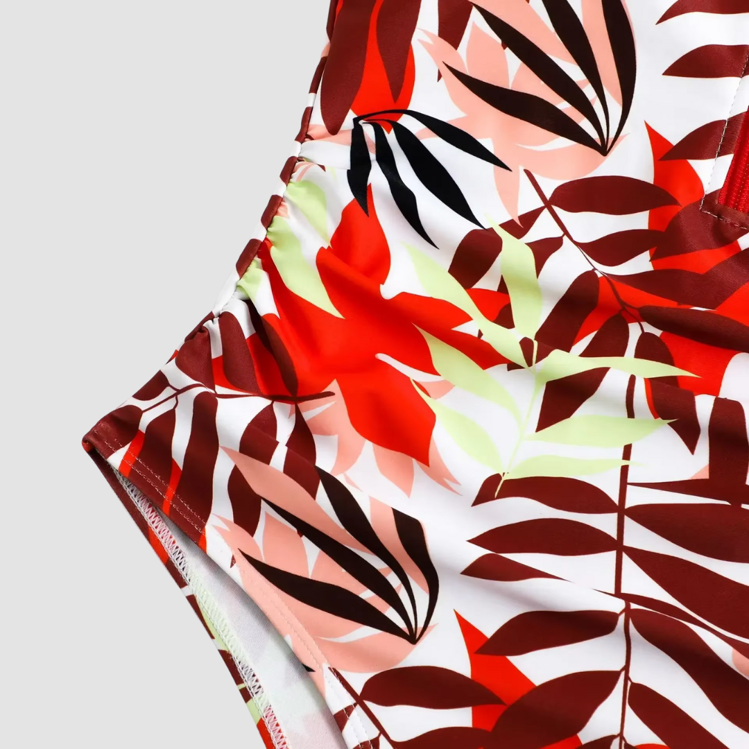 Stijlvol dames camouflage bandeau zwempak met decoratieve rits aan de voorkant, trendy badmode.