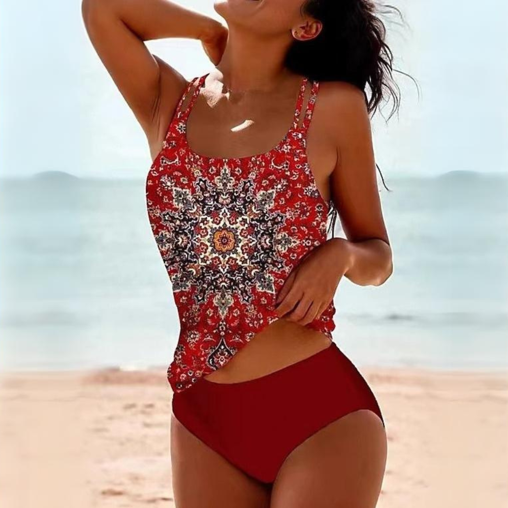 Detail van dames tankini set Livia, comfortabele en stijlvolle badkleding voor uw vakantie. Zomerse print.