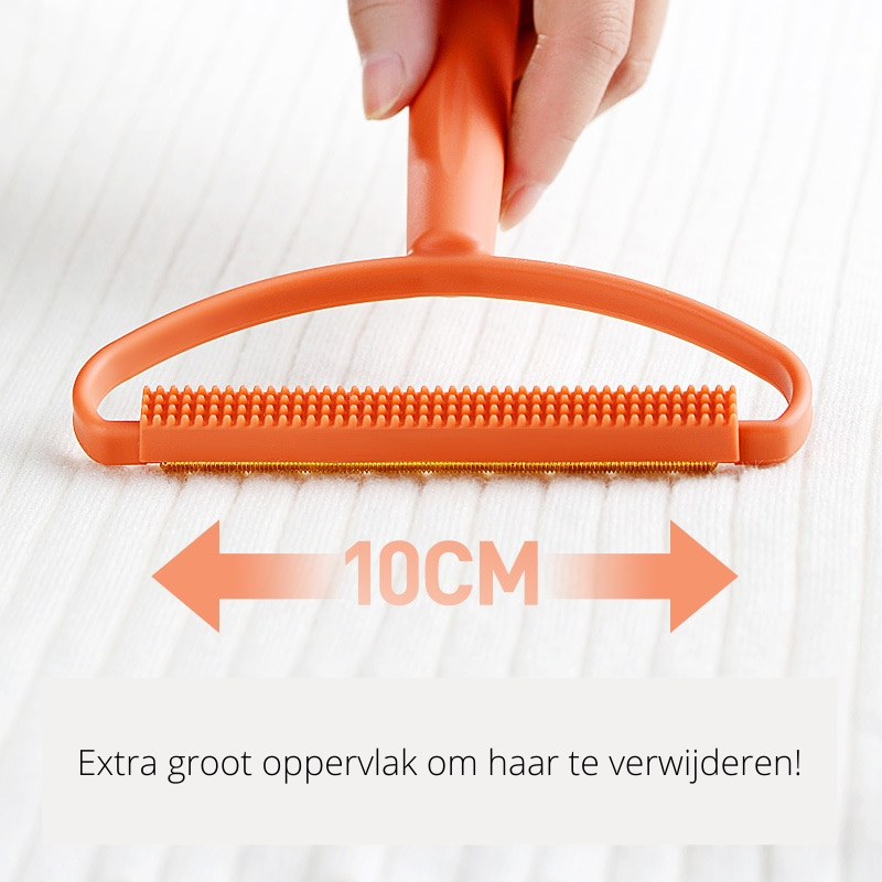 Meubelreiniger die pluisjes, stof en dierenhaar van banken en stoelen verwijdert. Voor een schoon en fris interieur.