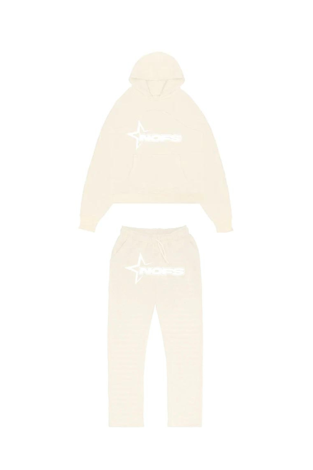 Rugzicht van het comfortabele unisex trainingspak, flexibel en sportief design, geschikt voor diverse activiteiten.