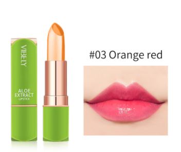 De magie van kleurverandering: aloë vera lippenstift past zich aan voor jouw perfecte, natuurlijke lipkleur.