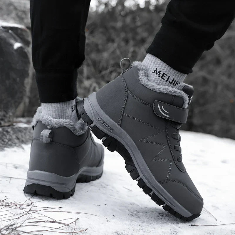 Heren outdoor winterlaarzen, waterdicht en antislip, houden voeten warm en droog tijdens sneeuwactiviteiten.