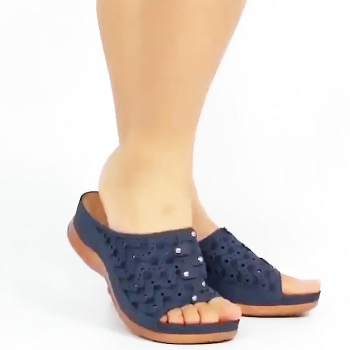 Detail van orthopedische dames sandaal: ademend design, comfortabel voetbed en ondersteuning.
